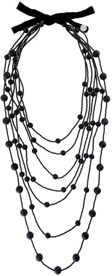 Halskette mit mehreren Riemen