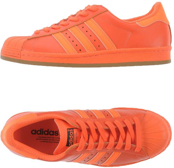 Оранжевые кроссовки адидас. Кроссовки adidas Originals Orange. Кроссовки адидас Strutter оранжевые. Superstar adidas Originals мужские оранжевые. Adidas Originals orketro Orange.