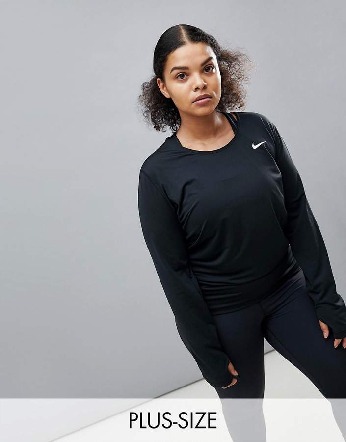 Nike Training Nike Plus – Pro Training – Langärmliges Oberteil in Schwarz