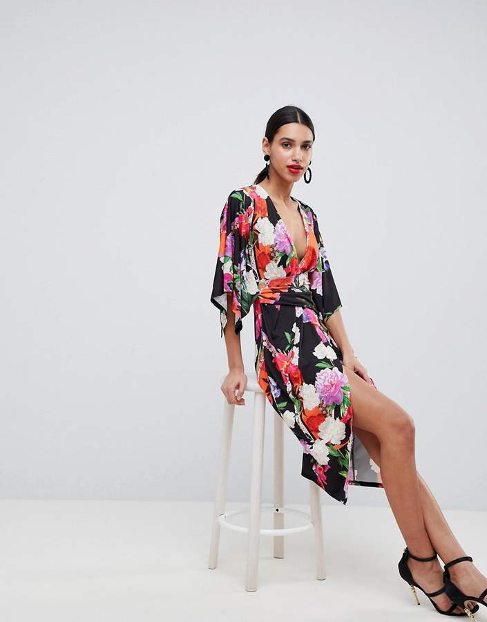 DESIGN – Anschmiegsames Midikleid im Kimonostil mit Schaldruck