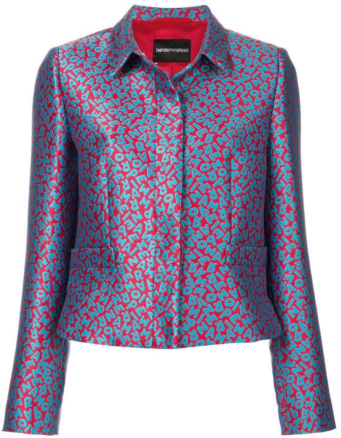 Jacke mit Buchstaben-Muster