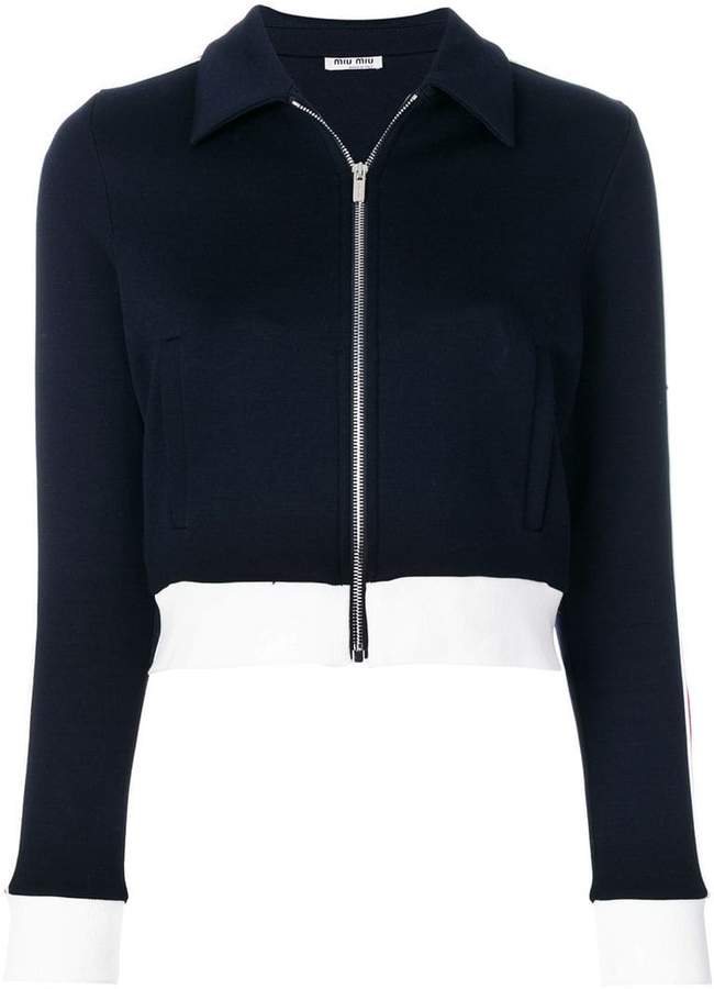 Cropped-Sportjacke mit gestreiften Ärmeln