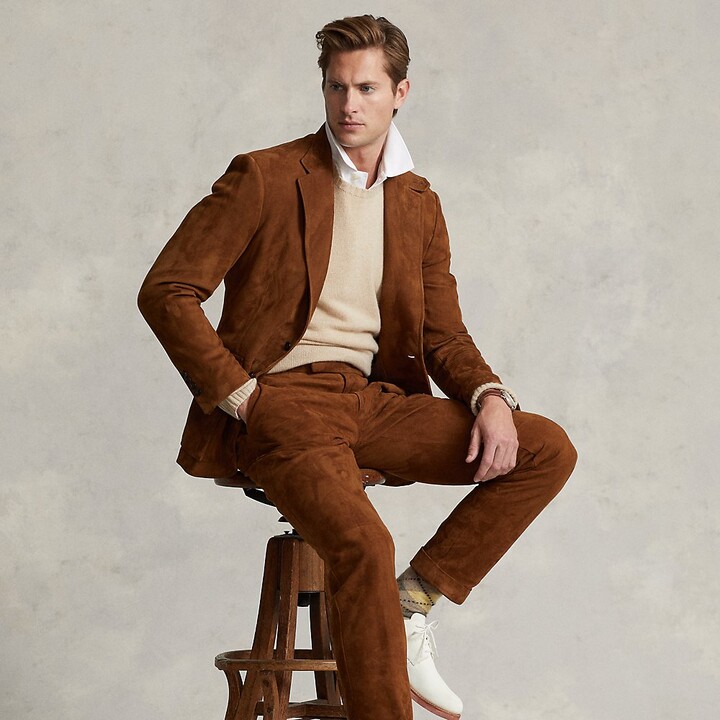 How to wear a brown suit
