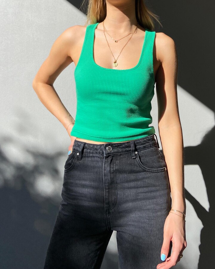 dream chaser scoop neck tank