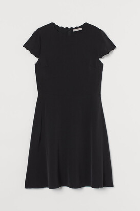 H&M Scalloped-edge Dress - Black
