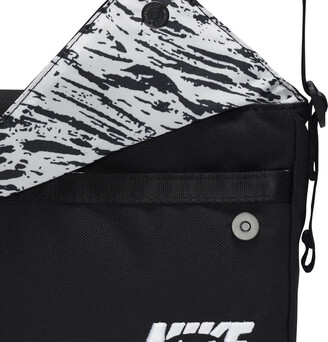 ◇Nike◇ Sportswear Futura 365 Crossbody Bag 3L BlackBlackWh Nike Sportswear Futura 365 Cross-body Bag (3L). Nike ID