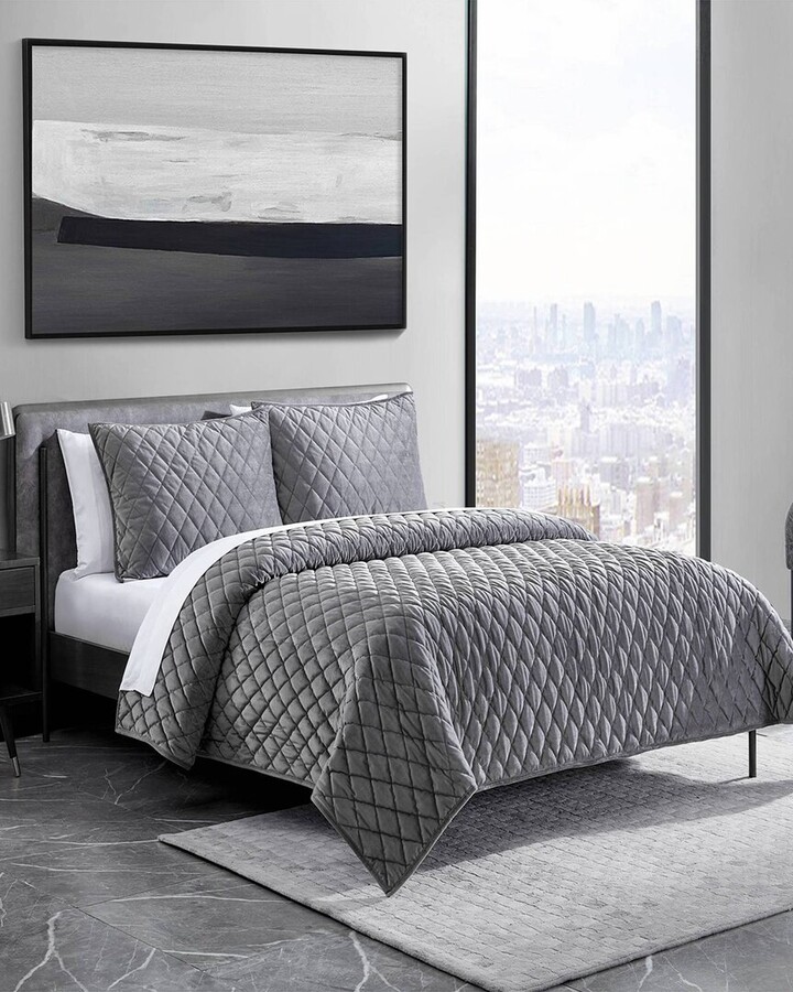 Vera Wang Diamond Velvet Quilt/Sham Set