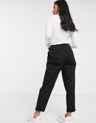ASOS Petite DESIGN Petite chino pants in black