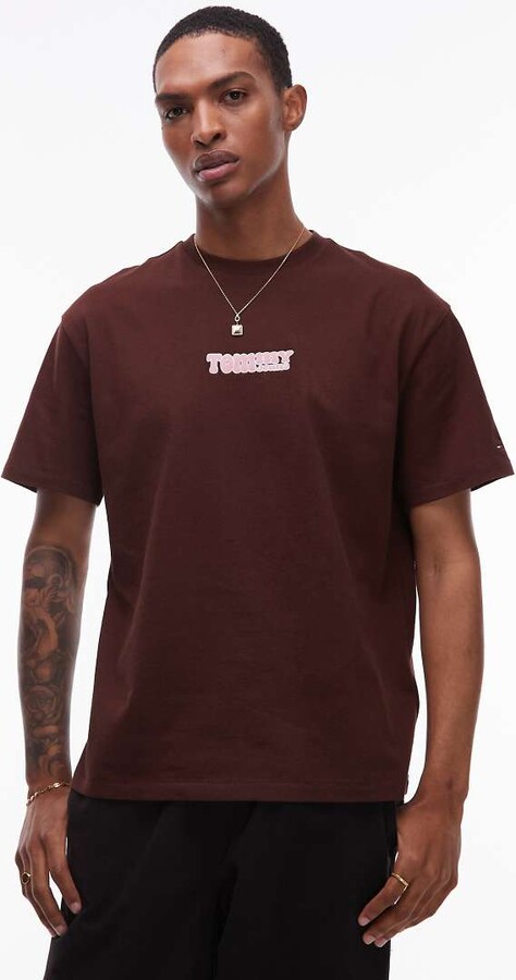 Tommy Jeans center front logo T-shirt in brown