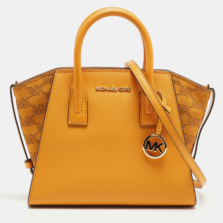 Click to see 10 Great MICHAEL KORS Handbags in Bold Colors! Yellow Handbag  | Michael Kors Bag | Designer Handbags | #… | Bolso, Bolso amarillo, Bolsas michael  kors