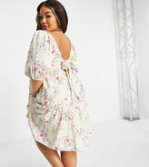 Thumbnail for your product : Vero Moda Curve open back mini smock dress in cream floral