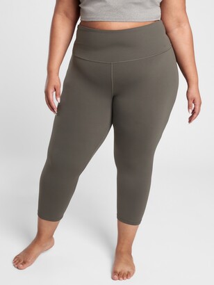 Petite Yoga Capri Pants