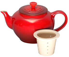 Le Creuset 22oz Small Teapot with Infuser