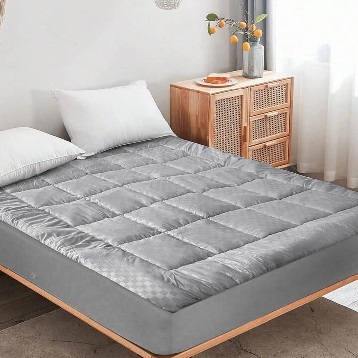 Wellco Queen 60 in. x 80 in. Mattress Topper Microfiber Polyester Knitted Bed Protector Cover Solid Gray Embossed Bedspread Pad
