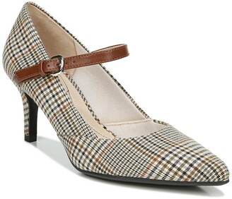 wide width mary jane pumps