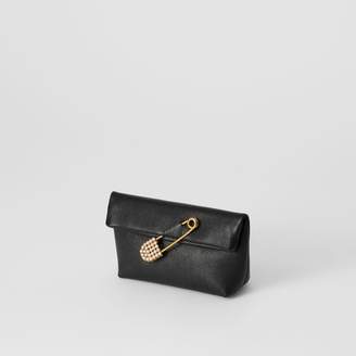 Burberry The Small Pin Clutch in Leather