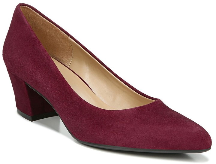 navy pumps wide width