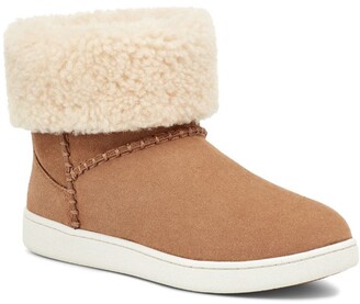 sneaker boot uggs