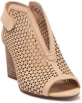 vince camuto gerty