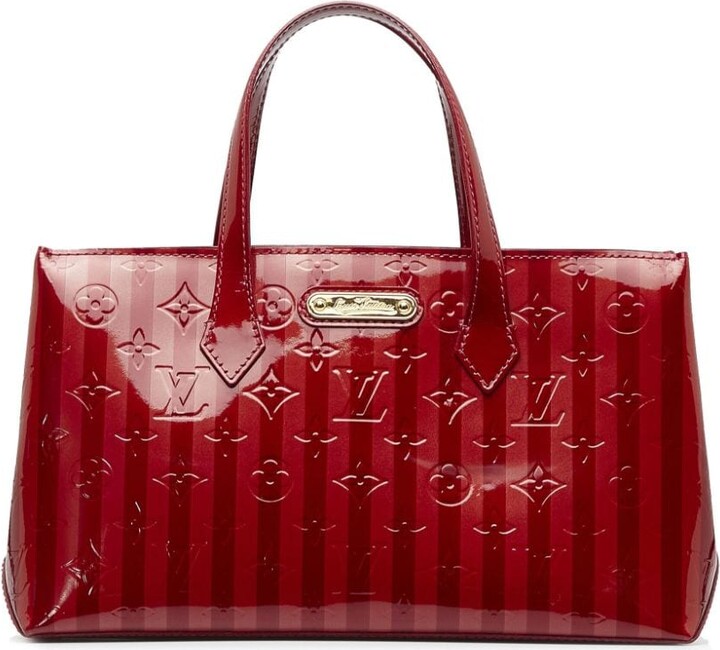 Prada Re-Edition 2005 bag worn by Milla Jasmine on her account