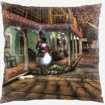 Snowman Indoor/Outdoor Canvas Throw Pillow