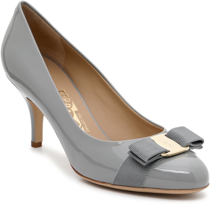 ferragamo carla pump