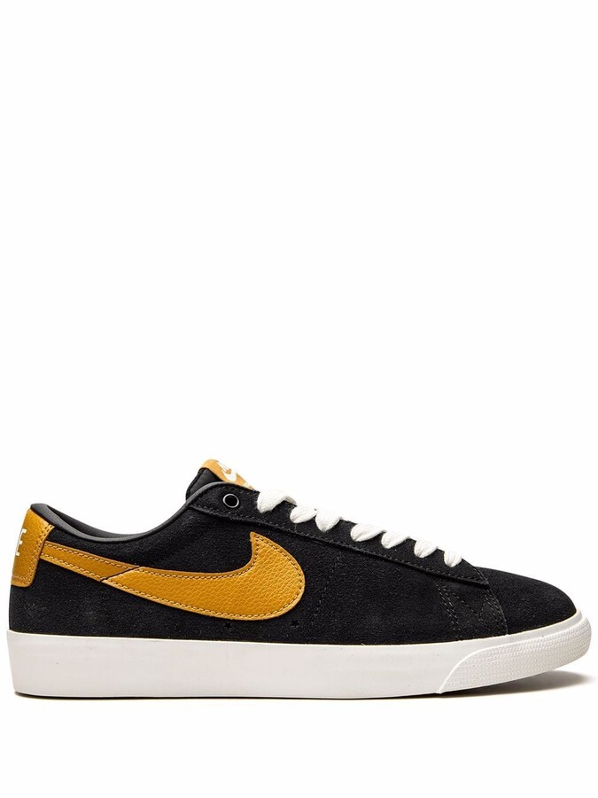 black nike blazer low