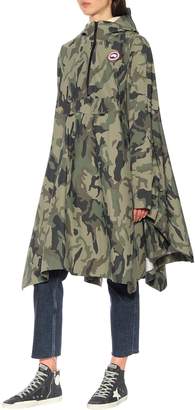 Canada Goose Field Poncho raincoat