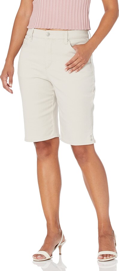 WHITE Size 24W NWT Gloria Vanderbilt Ladies’ Beverly Bermuda Shorts 