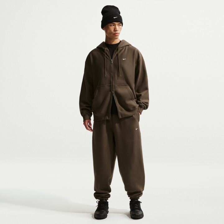 Nike Men's Solo Swoosh Cuffed Fleece Pants in Brown | HV1088-212