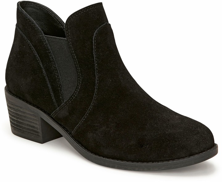 me too black booties