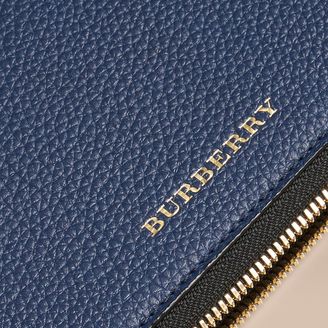 Burberry Grainy Leather Tie Case