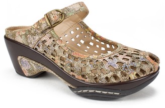 white mountain clogs