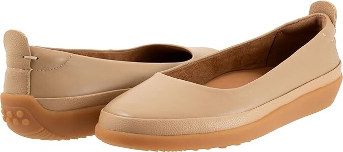 SoftWalk Disa Women's Flat Shoes Beige : 7.5 N (A), Leather