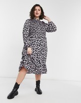 Thumbnail for your product : Vero Moda Curve maxi smock dress with pep hem in floral print