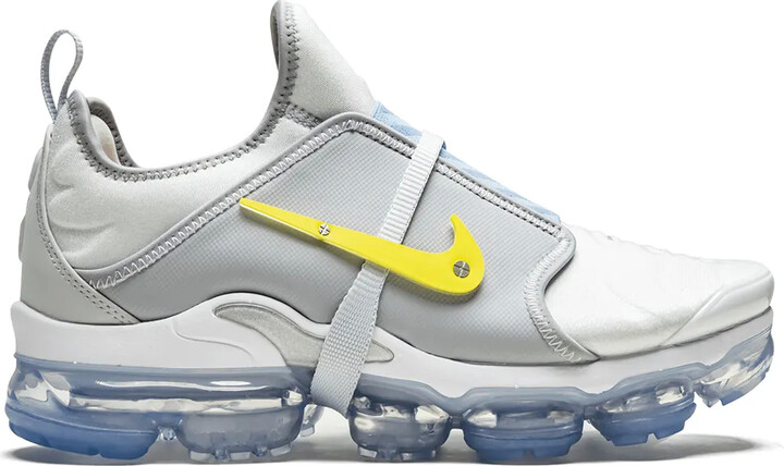 nike mens slip on sneakers