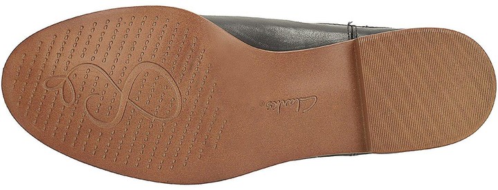 clarks taylor shine wide fit