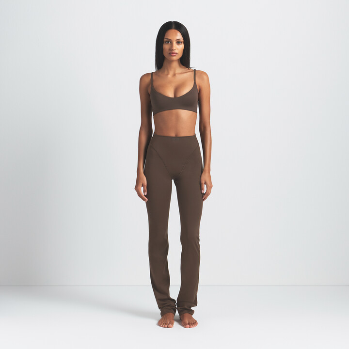 Nike Women's SKIMS Matte High-Waisted V-Panel Straight Leggings in Brown | PTLEG8619W-DSP