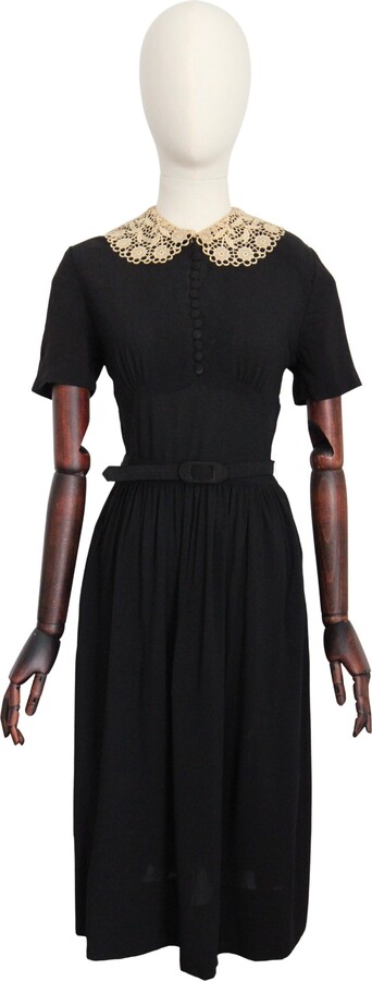 1stDibs Vintage 1940's Black Silk Cream Collar Dress Button Down Lace Collar Uk 8 Us 4
