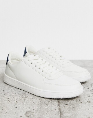 ASOS DESIGN DESIGN sneakers in white with contrast heel tab - WHITE