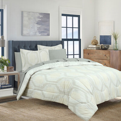 Royale Linens hexagon9244 Grey Microfiber Reversible Comforter