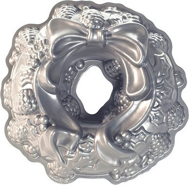 Nordicware Holiday Wreath Bundt Pan