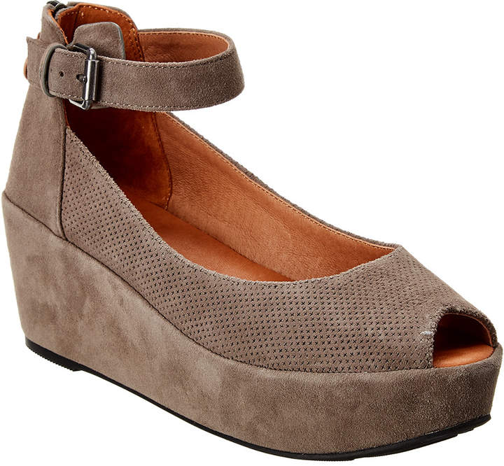 gentle souls by kenneth cole nyssa
