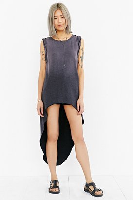 Truly Madly Deeply Extreme High/Low Muscle Tee