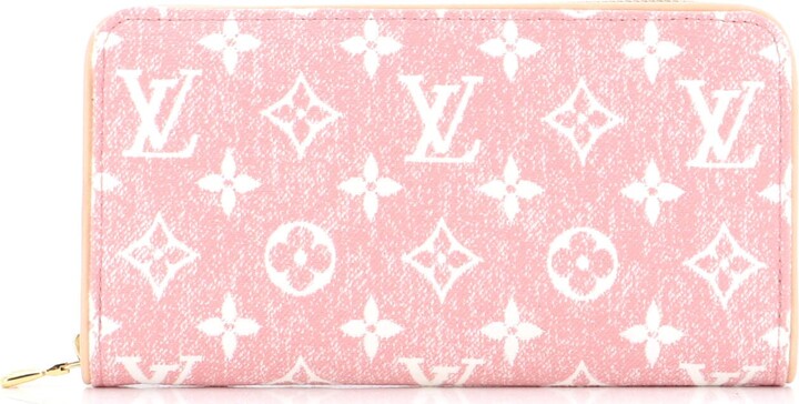 USED $590 Louis Vuitton Baby Pink Monogram Heart Coin Purse