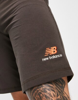 New Balance Unisex legging shorts in brown