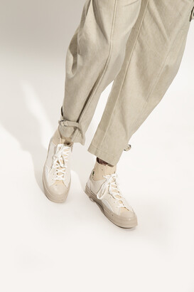 beige converse men