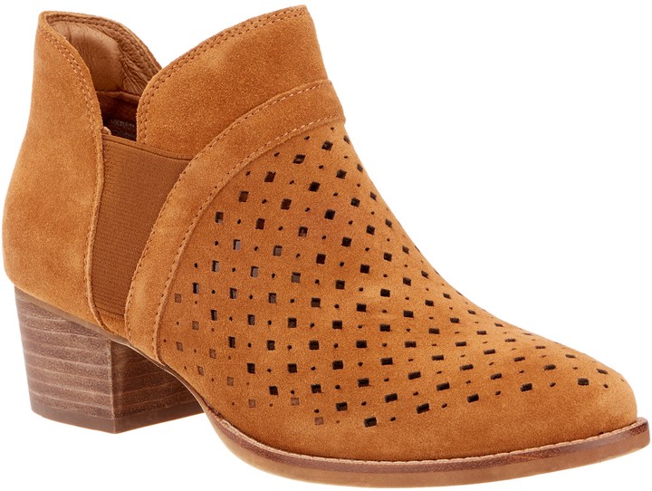 earth brands footwear