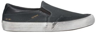 GUESS Low-tops & sneakers