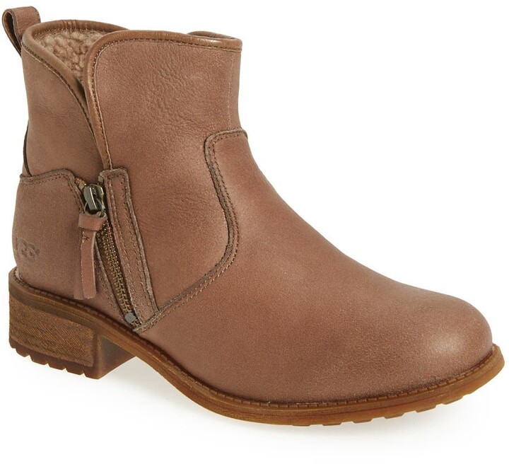 ugg lavelle zip boots